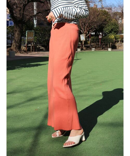 Ungrid(アングリッド)の「【WEB限定】テレコカットストレートスカート(スカート・レディース・オレンジ/ブラック/ブラウン・FREE)」の15枚目の写真