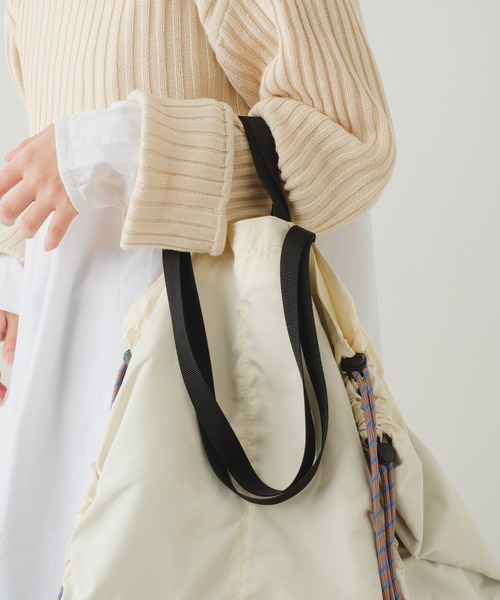 Kastane（カスタネ）の「【2023SSカタログ掲載アイテム】シャーリングサイドポケットBAG（トートバッグ・レディース・ホワイト/ブラック/イエロー・FREE）」の9枚目の写真