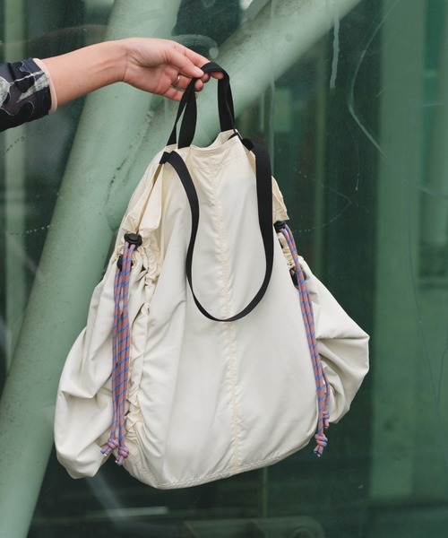 Kastane（カスタネ）の「【2023SSカタログ掲載アイテム】シャーリングサイドポケットBAG（トートバッグ・レディース・ホワイト/ブラック/イエロー・FREE）」の6枚目の写真