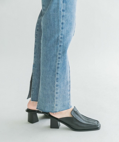 KBF(ケイビーエフ)の「カッティングメッシュミュール(サンダル・レディース・ベージュ/ブラック・38/36/37)」の3枚目の写真