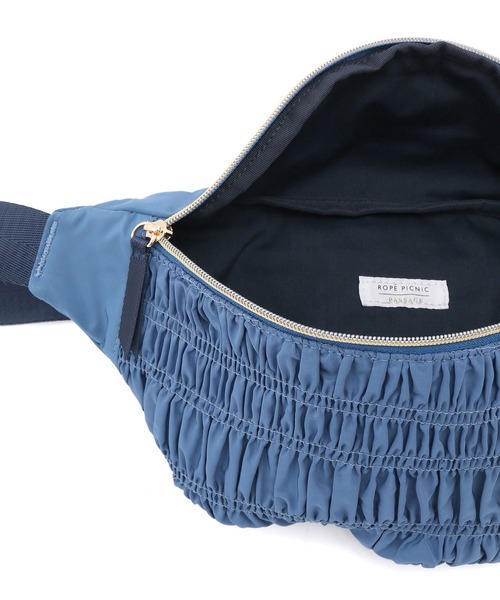 ROPE' PICNIC(ロペピクニック)の「ポリエステルシャーリングボディバッグ(ボディバッグ/ウエストポーチ・レディース・ブラック/ブルー・FREE)」の9枚目の写真