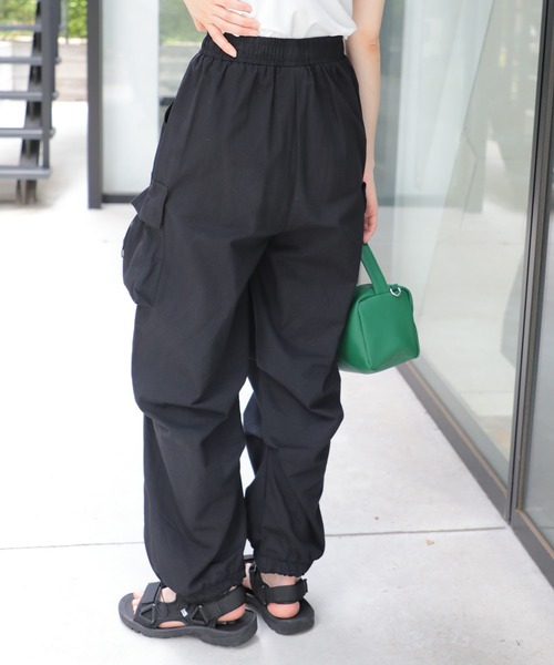 SETUP7(セットアップセブン)の「【SETUP7】ルーズシルエットミリタリーカーゴパンツ KNF(カーゴパンツ・レディース・カーキ/ブラック・S/M)」の5枚目の写真