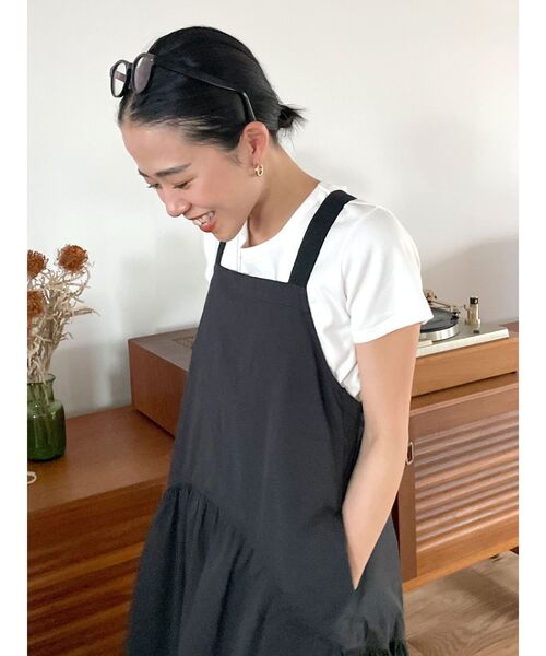 Ungrid（アングリッド）の「カラーフィットTee（Tシャツ/カットソー・レディース・ピンク/イエロー/オフホワイト/レッド/ブラック・FREE）」の2枚目の写真