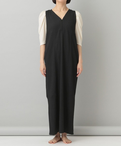 e/rm（イーアールエム）の「【e/rm】テクスチャーパフVネックドレス_5分袖（ワンピース・レディース・ブラック/ブラック系その他2/ブラウン/ダークネイビー/グレー・FREE）」の14枚目の写真