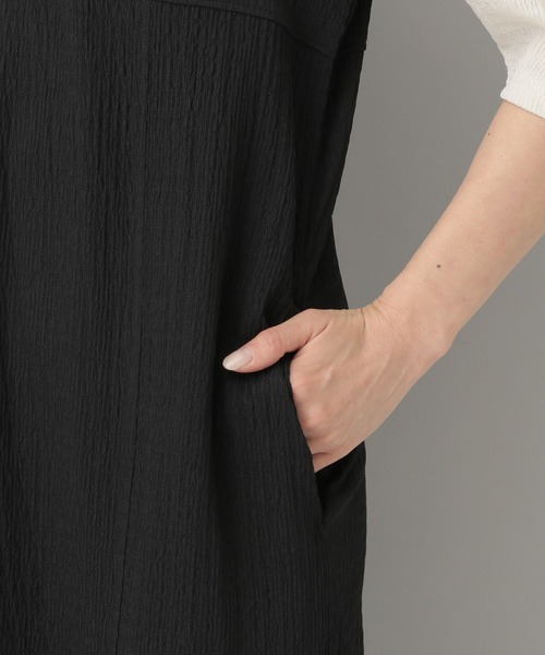 e/rm（イーアールエム）の「【e/rm】テクスチャーパフVネックドレス_5分袖（ワンピース・レディース・ブラック/ブラック系その他2/ブラウン/ダークネイビー/グレー・FREE）」の17枚目の写真