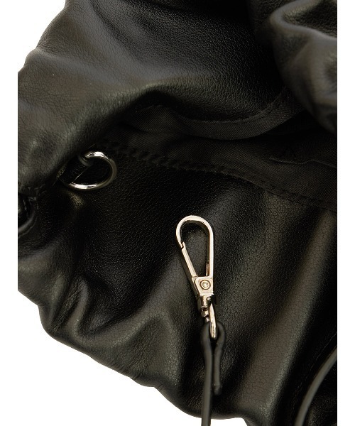 Ameri(アメリ)の「MEDI ROUND BOTTOM LOGO BAG(ハンドバッグ・レディース・ブラック/シルバー/ゴールド・FREE)」の19枚目の写真