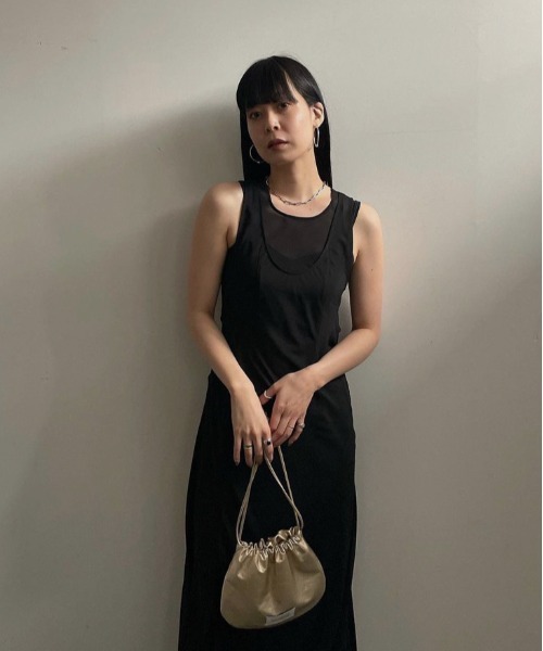 Ameri(アメリ)の「MEDI ROUND BOTTOM LOGO BAG(ハンドバッグ・レディース・ブラック/シルバー/ゴールド・FREE)」の9枚目の写真