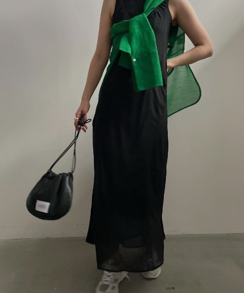 Ameri(アメリ)の「MEDI ROUND BOTTOM LOGO BAG(ハンドバッグ・レディース・ブラック/シルバー/ゴールド・FREE)」の4枚目の写真