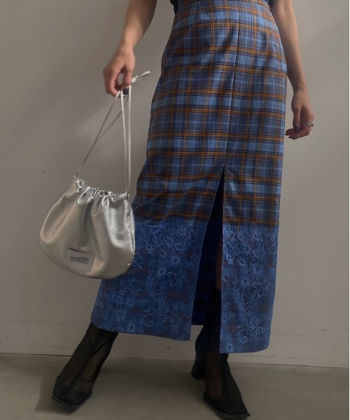Ameri(アメリ)の「MEDI ROUND BOTTOM LOGO BAG(ハンドバッグ・レディース・ブラック/シルバー/ゴールド・FREE)」の7枚目の写真