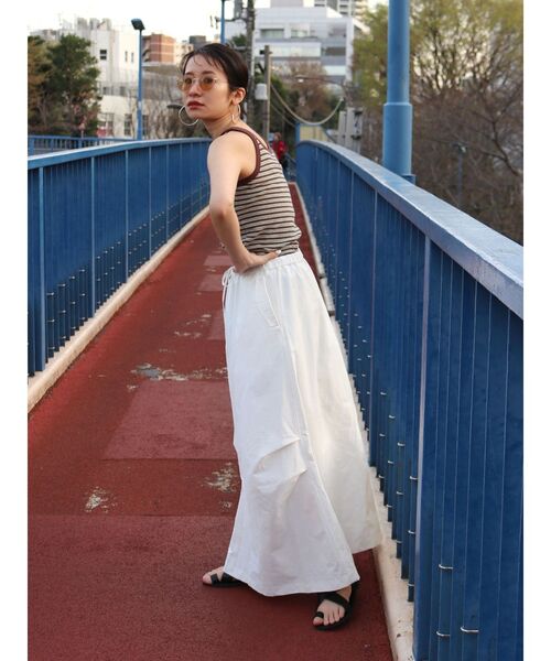 Ungrid（アングリッド）の「【WEB限定】ナイロン混ジャンスカ（スカート・レディース・ブラック/オフホワイト/カーキ・FREE）」の20枚目の写真