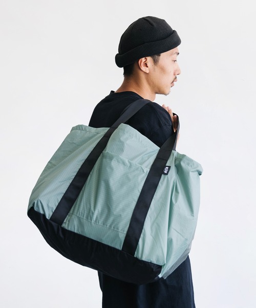 KiU(キウ)の「ウォータープルーフパッカブル軽量エコトートバッグ(トートバッグ・メンズ・ブルー系その他/グレー系その他/ブラック・FREE)」の3枚目の写真