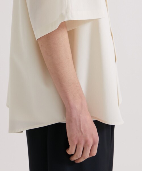 UNITED TOKYO(ユナイテッドトウキョウ)の「60/2 SUPIMA COTTON OVER S/S SHIRT(シャツ/ブラウス・メンズ・オフホワイト/ネイビー/ダークグレー/ライトブルーグレー・2/1)」の6枚目の写真
