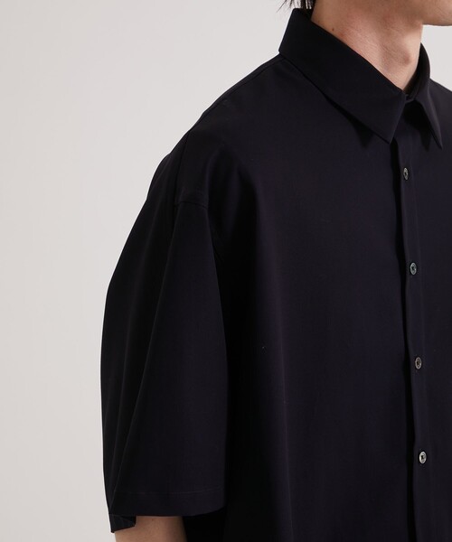 UNITED TOKYO(ユナイテッドトウキョウ)の「60/2 SUPIMA COTTON OVER S/S SHIRT(シャツ/ブラウス・メンズ・オフホワイト/ネイビー/ダークグレー/ライトブルーグレー・2/1)」の7枚目の写真