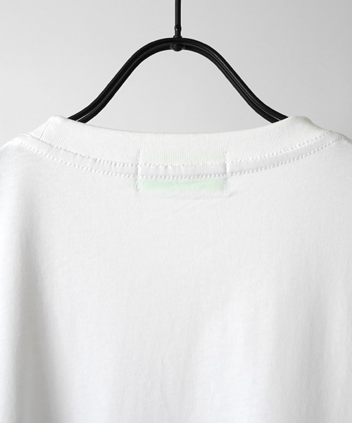 【de peri mera】ロゴ クルーネック Tシャツ - 韓国人気 Amazon | [誉昇] Tシャツ 韓国风格 グラデーション小さな雛菊