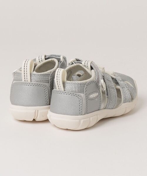 KEEN（キーン）の「SEACAMP II CNX / シーキャンプ　ツー　シーエヌエックス ★Collaboration with Omas Hande / キッズ サンダル（サンダル・キッズ・シルバー・17cm/18cm/15cm/19.5cm/16cm/18.5cm）」の3枚目の写真