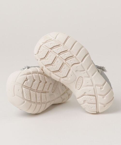 KEEN（キーン）の「SEACAMP II CNX / シーキャンプ　ツー　シーエヌエックス ★Collaboration with Omas Hande / キッズ サンダル（サンダル・キッズ・シルバー・17cm/18cm/15cm/19.5cm/16cm/18.5cm）」の2枚目の写真