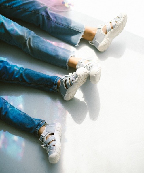 KEEN（キーン）の「SEACAMP II CNX / シーキャンプ　ツー　シーエヌエックス ★Collaboration with Omas Hande / キッズ サンダル（サンダル・キッズ・シルバー・17cm/18cm/15cm/19.5cm/16cm/18.5cm）」の5枚目の写真