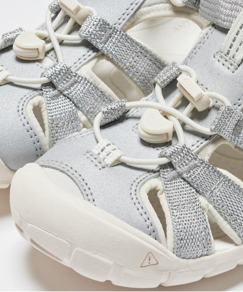 KEEN（キーン）の「SEACAMP II CNX / シーキャンプ　ツー　シーエヌエックス ★Collaboration with Omas Hande / キッズ サンダル（サンダル・キッズ・シルバー・17cm/18cm/15cm/19.5cm/16cm/18.5cm）」の7枚目の写真