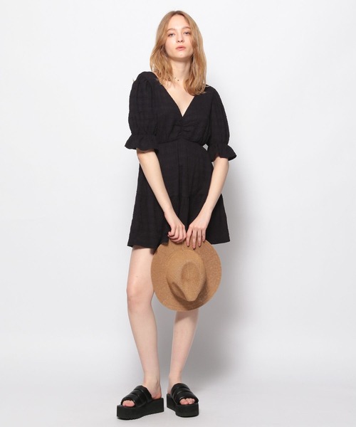 FOREVER 21（フォーエバー トゥエンティーワン）の「深Vネックチュニックミニワンピース（チュニック・レディース・ホワイト/ブラック・SMALL/MEDIUM）」の15枚目の写真