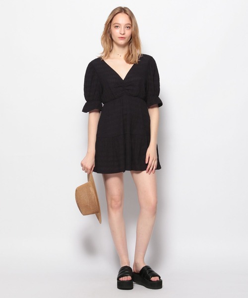 FOREVER 21（フォーエバー トゥエンティーワン）の「深Vネックチュニックミニワンピース（チュニック・レディース・ホワイト/ブラック・SMALL/MEDIUM）」の6枚目の写真