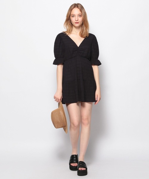 FOREVER 21（フォーエバー トゥエンティーワン）の「深Vネックチュニックミニワンピース（チュニック・レディース・ホワイト/ブラック・SMALL/MEDIUM）」の3枚目の写真