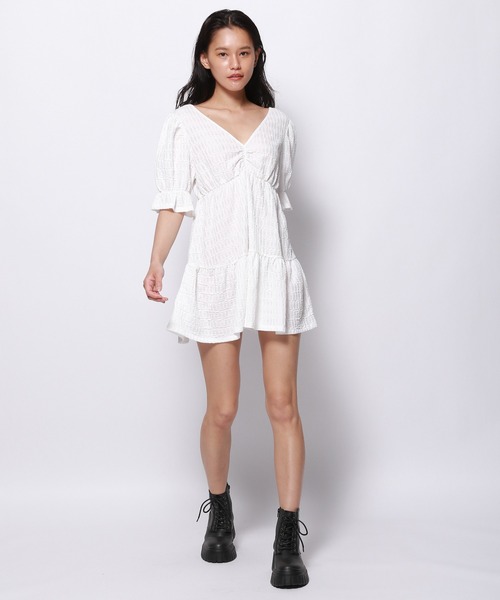 FOREVER 21（フォーエバー トゥエンティーワン）の「深Vネックチュニックミニワンピース（チュニック・レディース・ホワイト/ブラック・SMALL/MEDIUM）」の21枚目の写真