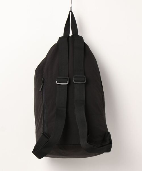 FOREVER 21（フォーエバー トゥエンティーワン）の「巾着ショルダーリュック（バックパック/リュック・レディース・ブラック/カーキ・FREE）」の20枚目の写真