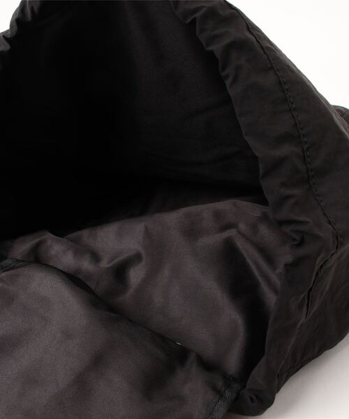 FOREVER 21（フォーエバー トゥエンティーワン）の「巾着ショルダーリュック（バックパック/リュック・レディース・ブラック/カーキ・FREE）」の22枚目の写真