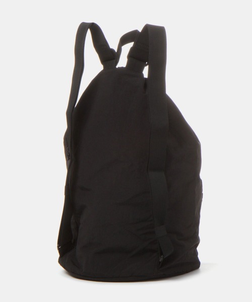 FOREVER 21（フォーエバー トゥエンティーワン）の「巾着ショルダーリュック（バックパック/リュック・レディース・ブラック/カーキ・FREE）」の15枚目の写真