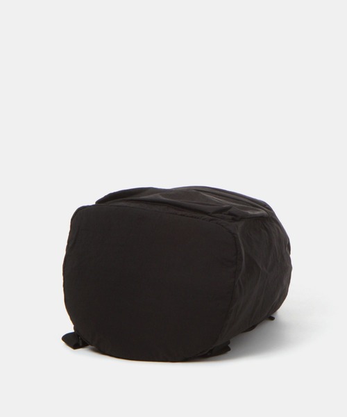 FOREVER 21（フォーエバー トゥエンティーワン）の「巾着ショルダーリュック（バックパック/リュック・レディース・ブラック/カーキ・FREE）」の3枚目の写真