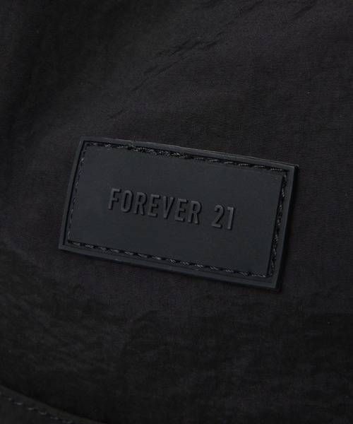 FOREVER 21（フォーエバー トゥエンティーワン）の「巾着ショルダーリュック（バックパック/リュック・レディース・ブラック/カーキ・FREE）」の11枚目の写真