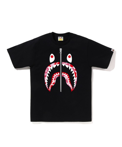 A BATHING APE（アベイシングエイプ）の「ABC CAMO SHARK TEE（Tシャツ/カットソー・メンズ・ブラック×グリーン/ホワイト×グレー/ブラック×ブルー/ホワイト×グリーン/ブラック×グレー/ホワイト×ブルー/ホワイト×ピンク/ブラック×ピンク・XX-LARGE/LARGE/XXX-LARGE/X-LARGE/SMALL/MEDIUM）」の8枚目の写真
