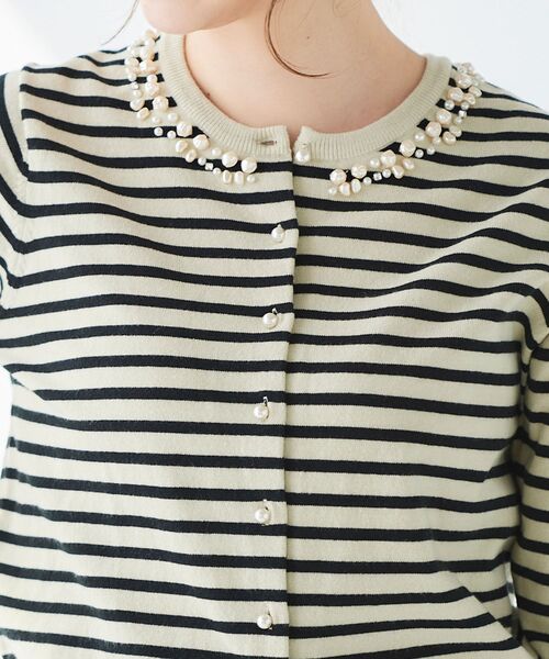 le.coeur blanc（ルクールブラン）の「パール刺繍ニットカーディガン（カーディガン/ボレロ・レディース・ブラック/マスタード/グレイッシュベージュ/ベージュ系その他3・38）」の12枚目の写真
