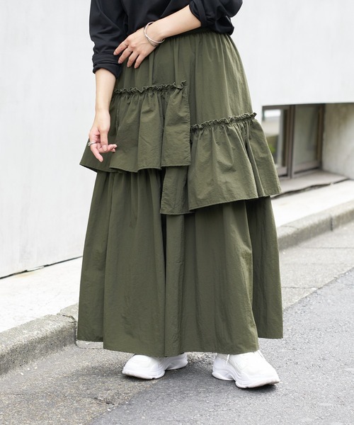 COLONY 2139（コロニートゥーワンスリーナイン）の「ナイロンアシンメトリーティアードスカート（スカート・レディース・カーキ/ブラック/ホワイト・FREE）」の15枚目の写真