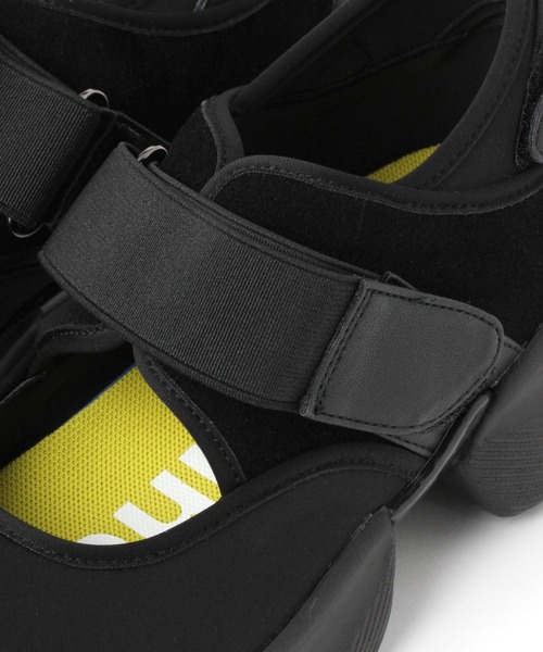 niko and...(ニコアンド)の「オリジナルベルト切り替えスニーカー(スニーカー・レディース・ブラック/キャメル・LARGE/MEDIUM/SMALL)」の8枚目の写真