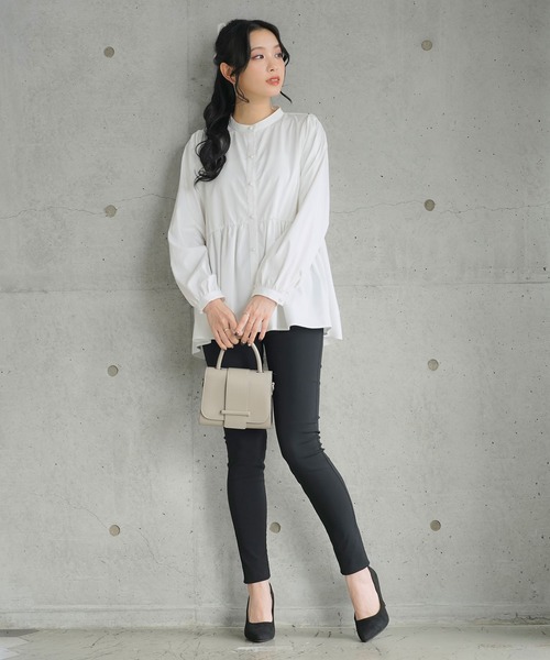 Newlyme（ニューリーミー）の「イージーケアハイネックペプラムブラウス（シャツ/ブラウス・レディース・ブラック/ホワイト・SMALL/MEDIUM/LARGE/X-LARGE/XX-LARGE）」の6枚目の写真