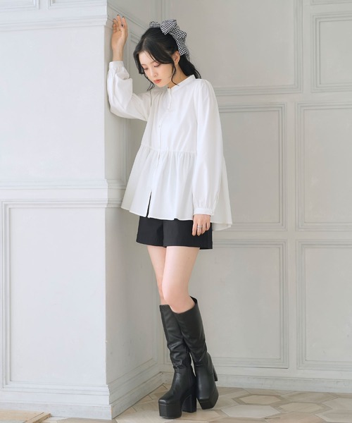 Newlyme（ニューリーミー）の「イージーケアハイネックペプラムブラウス（シャツ/ブラウス・レディース・ブラック/ホワイト・SMALL/MEDIUM/LARGE/X-LARGE/XX-LARGE）」の11枚目の写真