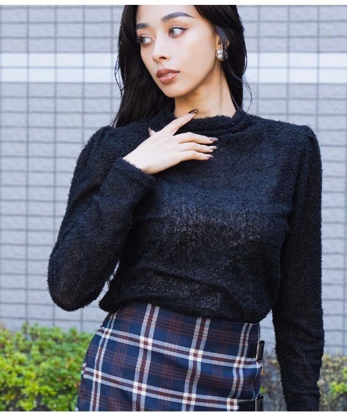 LATINA（ラティーナ）の「プードルタッチ ハイネック ニット セーター 長袖（ニット/セーター・レディース・ブラウン/ホワイト/ブラック・FREE）」の3枚目の写真