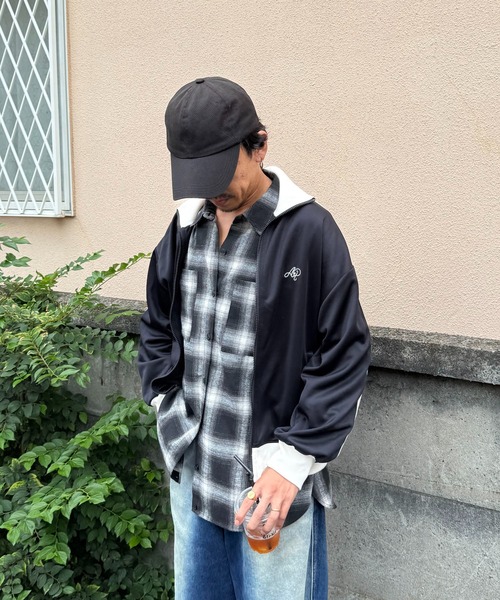 AS KNOW AS plus(アズノゥアズプラス)の「◎ワンポイント刺繍ロゴ サイドライントラックジャケット【UNISEX ITEM】(ジャージ・レディース・ネイビー系/ベージュ系/アイボリー系/ブラック系1/アイボリー系1/ネイビー系1/ワイン系1/グレー系2/ブラック系2/ネイビー系3/アイボリー系3/ダークブラウン系3/ブラック系3/ピンク系3・FREE)」の15枚目の写真