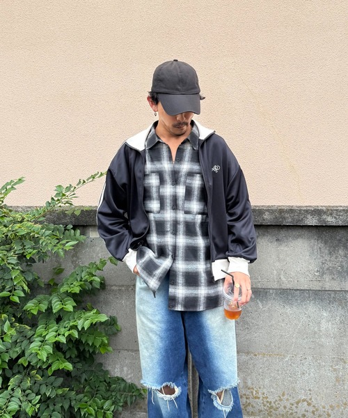 AS KNOW AS plus(アズノゥアズプラス)の「◎ワンポイント刺繍ロゴ サイドライントラックジャケット【UNISEX ITEM】(ジャージ・レディース・ネイビー系/ベージュ系/アイボリー系/ブラック系1/アイボリー系1/ネイビー系1/ワイン系1/グレー系2/ブラック系2/ネイビー系3/アイボリー系3/ダークブラウン系3/ブラック系3/ピンク系3・FREE)」の16枚目の写真