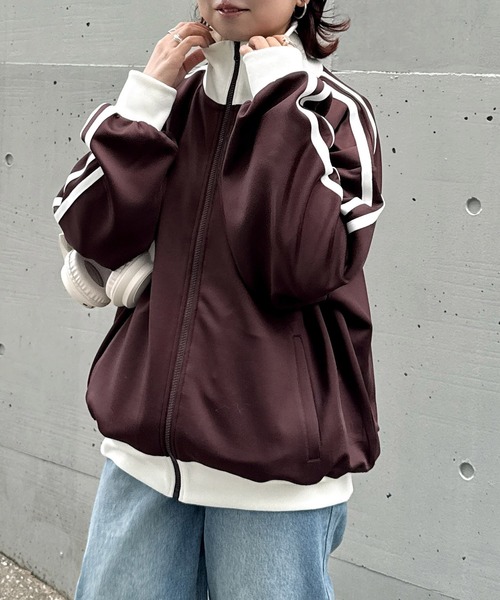 AS KNOW AS plus(アズノゥアズプラス)の「◎ワンポイント刺繍ロゴ サイドライントラックジャケット【UNISEX ITEM】(ジャージ・レディース・ネイビー系/ベージュ系/アイボリー系/ブラック系1/アイボリー系1/ネイビー系1/ワイン系1/グレー系2/ブラック系2/ネイビー系3/アイボリー系3/ダークブラウン系3/ブラック系3/ピンク系3・FREE)」の22枚目の写真