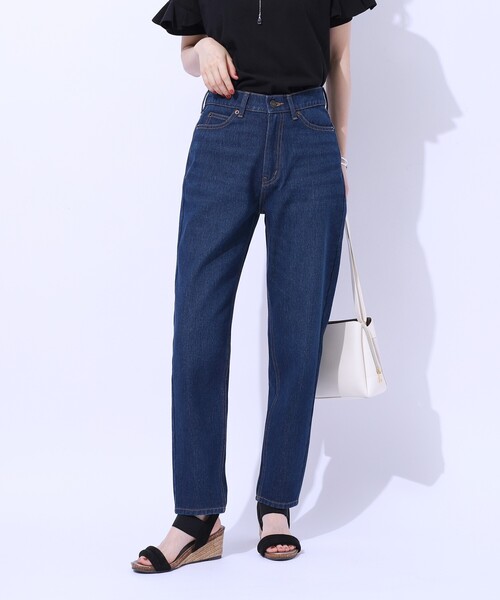 SHOO・LA・RUE(シューラルー)の「【SS-3L/美脚シルエット】いつでも頼れる デニムテーパードパンツ(デニムパンツ・レディース・ブルー/ホワイト/ネイビー・01/02/03/04/05/10)」の4枚目の写真