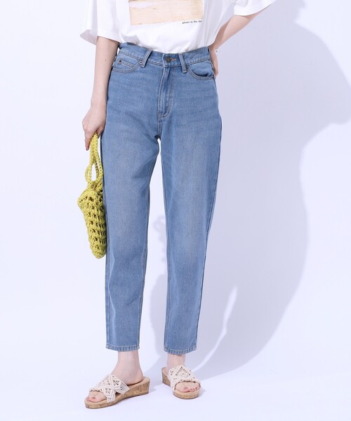 SHOO・LA・RUE(シューラルー)の「【SS-3L/美脚シルエット】いつでも頼れる デニムテーパードパンツ(デニムパンツ・レディース・ブルー/ホワイト/ネイビー・01/02/03/04/05/10)」の9枚目の写真