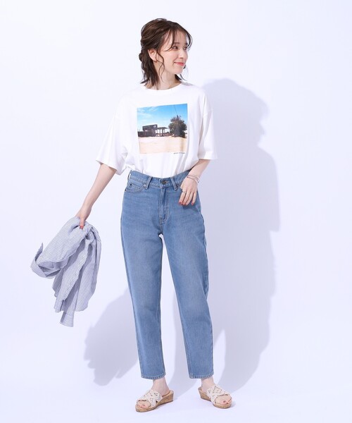 SHOO・LA・RUE(シューラルー)の「【SS-3L/美脚シルエット】いつでも頼れる デニムテーパードパンツ(デニムパンツ・レディース・ブルー/ホワイト/ネイビー・01/02/03/04/05/10)」の11枚目の写真