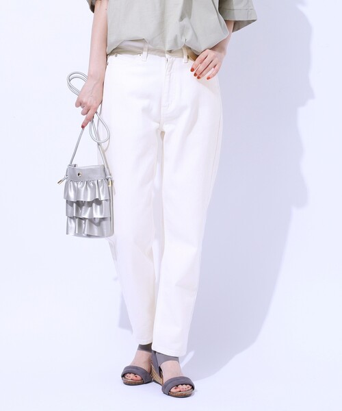 SHOO・LA・RUE(シューラルー)の「【SS-3L/美脚シルエット】いつでも頼れる デニムテーパードパンツ(デニムパンツ・レディース・ブルー/ホワイト/ネイビー・01/02/03/04/05/10)」の14枚目の写真