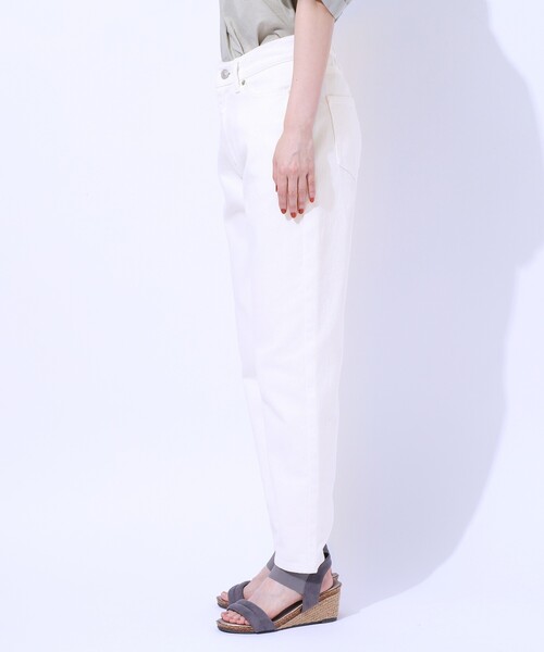 SHOO・LA・RUE(シューラルー)の「【SS-3L/美脚シルエット】いつでも頼れる デニムテーパードパンツ(デニムパンツ・レディース・ブルー/ホワイト/ネイビー・01/02/03/04/05/10)」の19枚目の写真