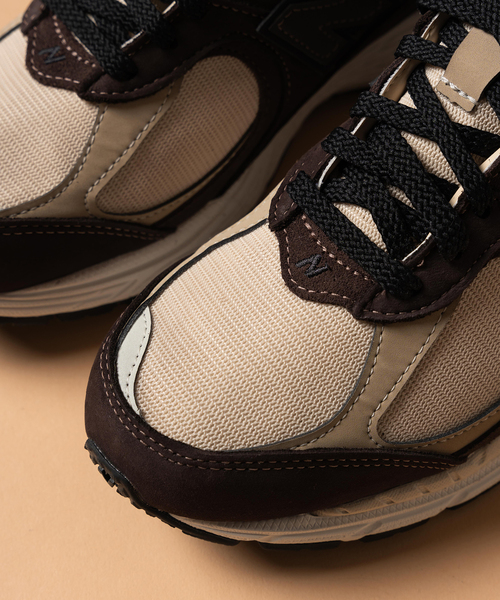 NEW BALANCE(ニューバランス)の「【New Balance / ニューバランス】M2002RXQ(スニーカー・メンズ・ブラウン・26.5cm/27cm/27.5cm/28cm/25.5cm/28.5cm/26cm)」の4枚目の写真