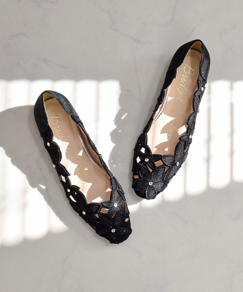 Bridget Birkin（ブリジットバーキン）の「【Bridget Birkin】フラワーカットワークラメパンプス(541033)（パンプス・レディース・ブラック/アイボリー/ブラウン・22.5/23/23.5/24/24.5）」の2枚目の写真