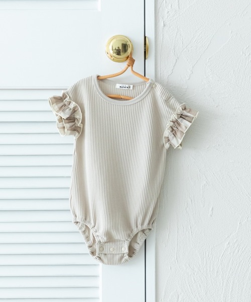 pairmanon（ペアマノン）の「【リンクコーデ】【ベビー】袖フリル 半袖ワッフルロンパース（ロンパース・キッズ・ライトブルー/カーキ/アイボリー/ライトベージュ/ブラック/ライトピンク/パープル/ピンク/ライトグリーン/サーモンピンク・70/80）」の5枚目の写真