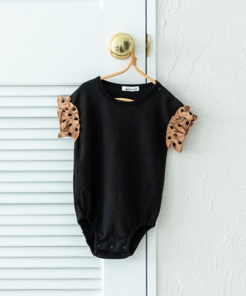 pairmanon（ペアマノン）の「【リンクコーデ】【ベビー】袖フリル 半袖ワッフルロンパース（ロンパース・キッズ・ライトブルー/カーキ/アイボリー/ライトベージュ/ブラック/ライトピンク/パープル/ピンク/ライトグリーン/サーモンピンク・70/80）」の4枚目の写真